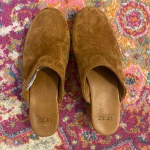 Ugg clogs